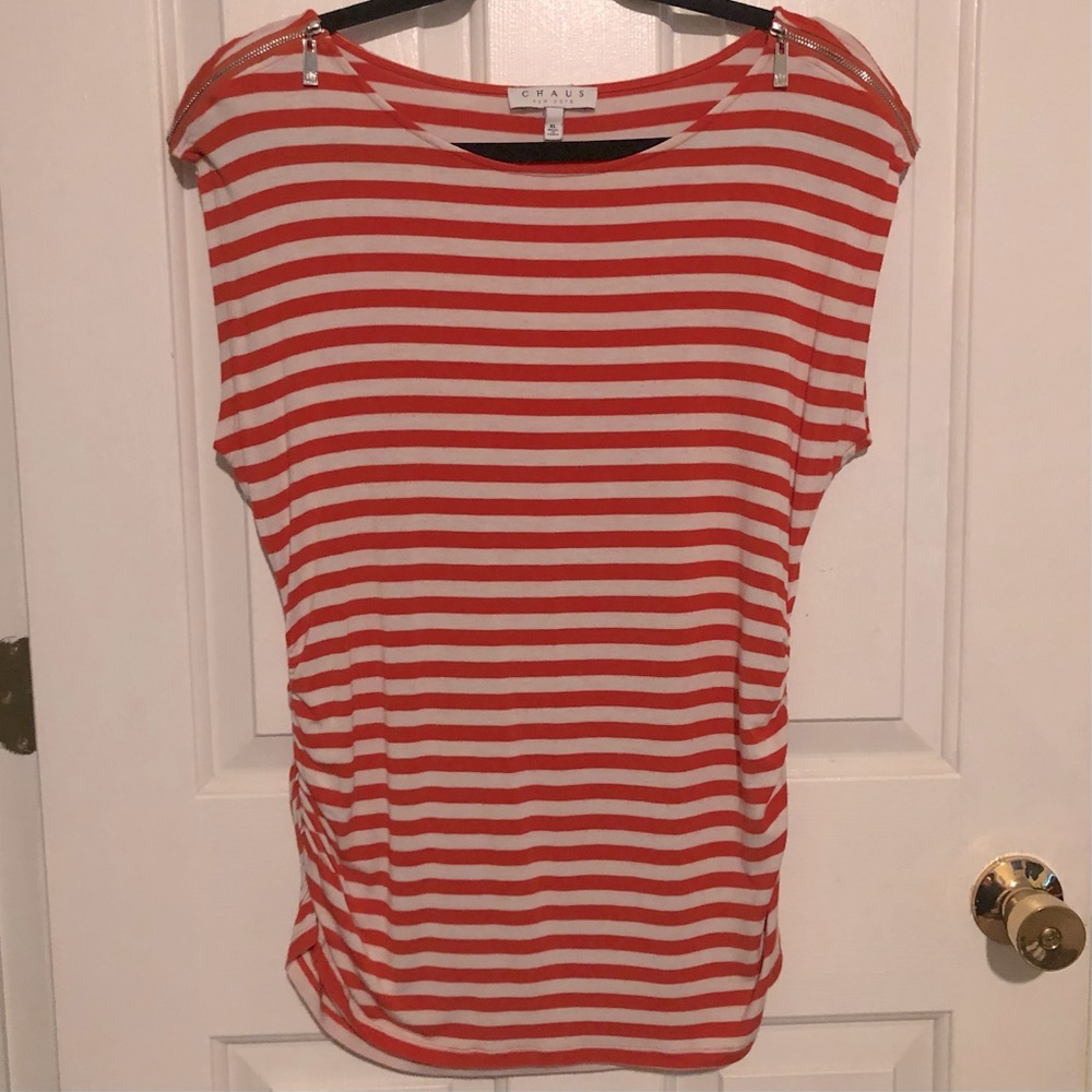 Chaus New York Zippered Shoulder Sleeveless Blouse